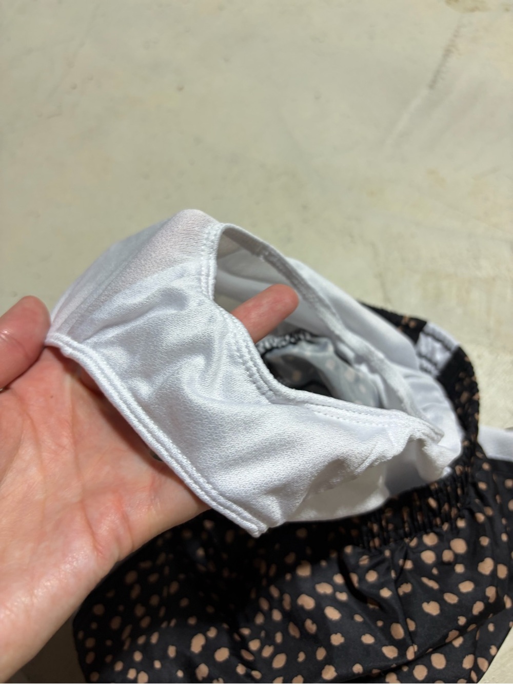 Nike kids Black Dot athletic Shorts 6 M - Picture 6 of 10